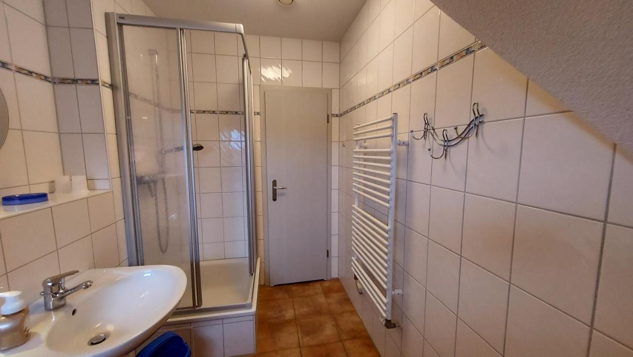 Ferienwohnung Im Uhlenhuus Wiek auf Rügen Exterior foto