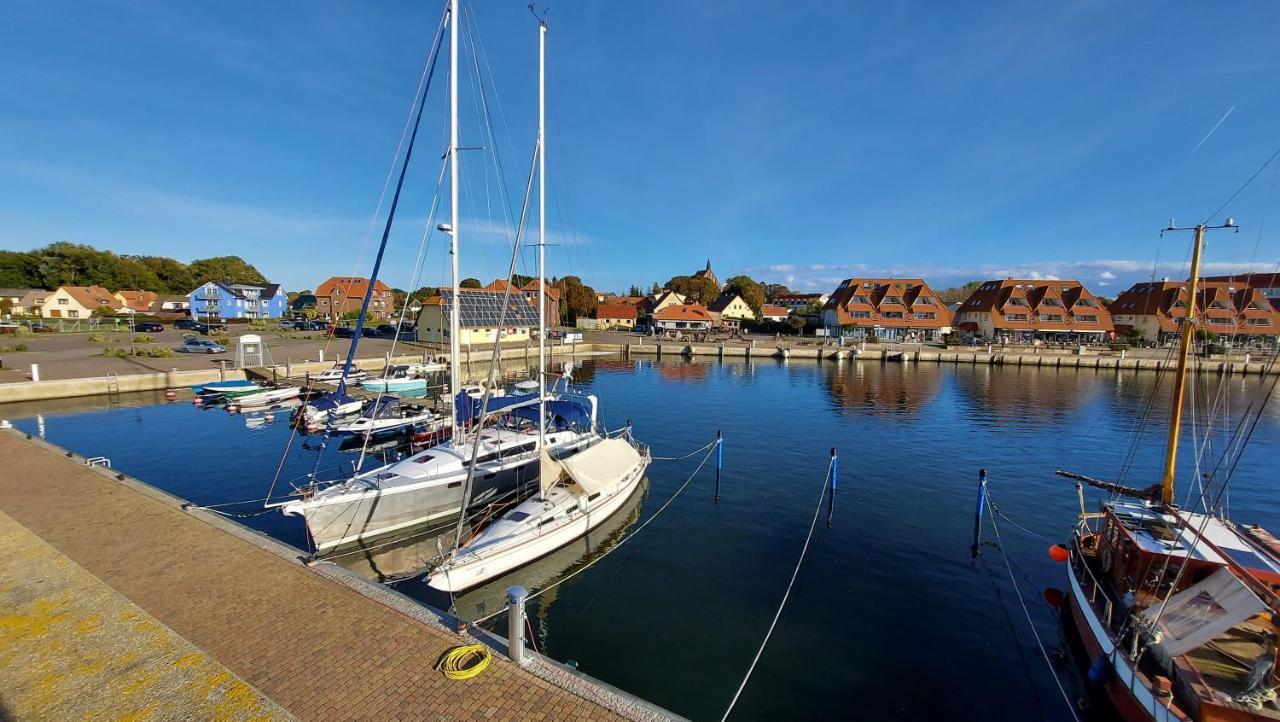 Ferienwohnung Im Uhlenhuus Wiek auf Rügen Exterior foto
